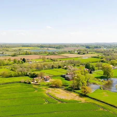 The Loft - Rural Setting With Parking Bishop Monkton