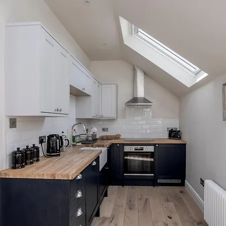 The Loft - Rural Setting With Parking