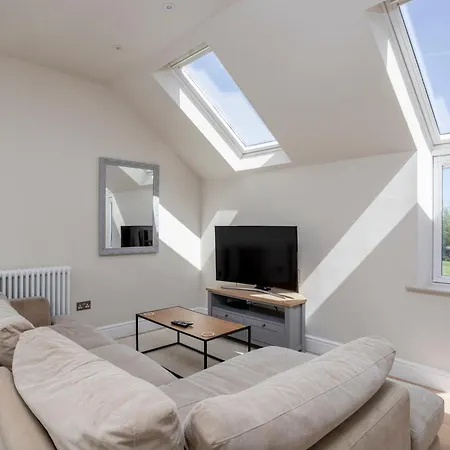 The Loft - Rural Setting With Parking