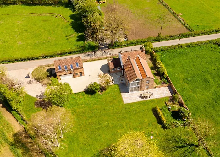 The Loft - Rural Setting With Parking *