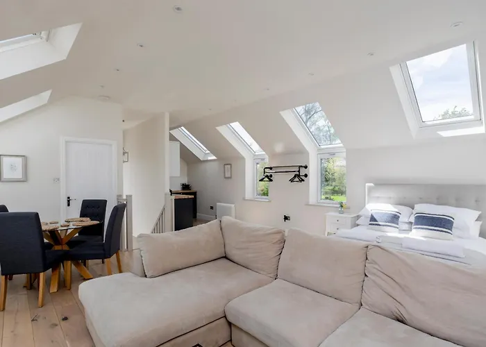 The Loft - Rural Setting With Parking Bishop Monkton