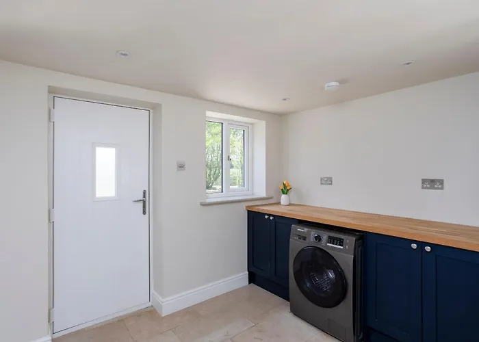 The Loft - Rural Setting With Parking Apartment