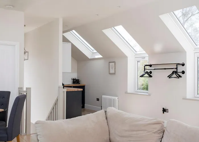 The Loft - Rural Setting With Parking Apartment *